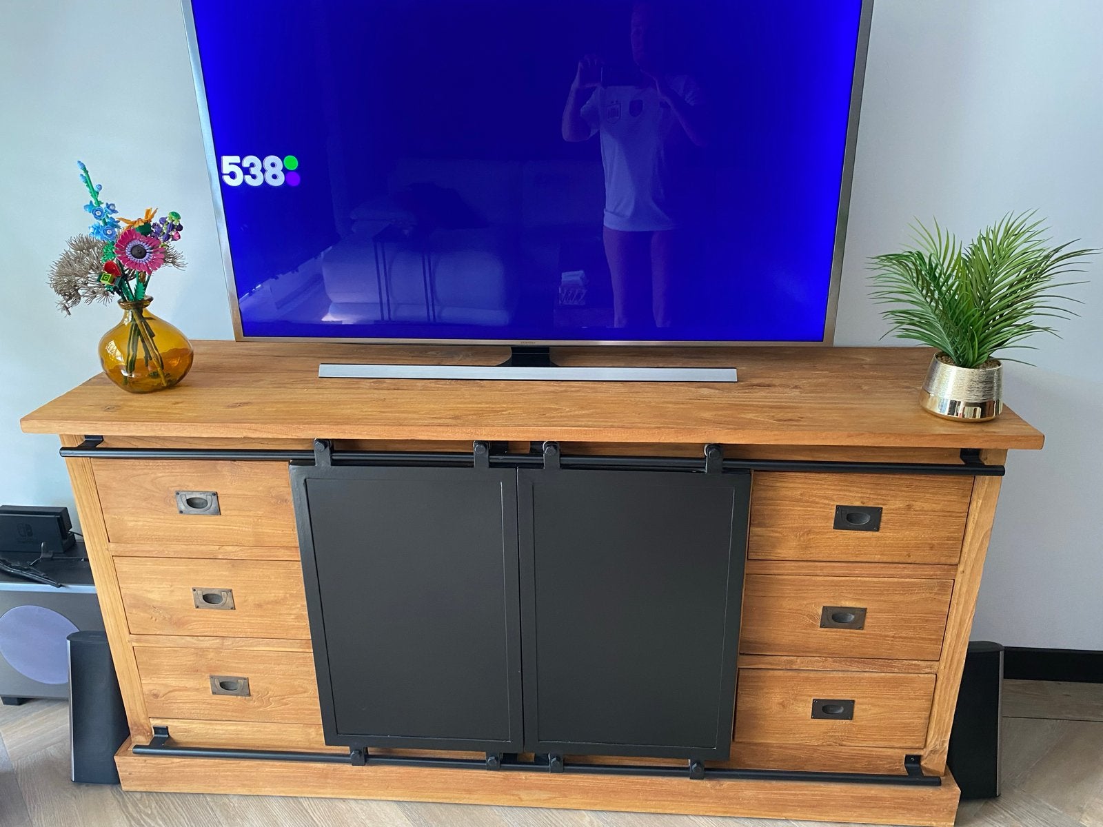 Robuust Teakhouten Dressoir met Schuifdeuren en Lades, Huis en Inrichting, Ophalen, 150 tot 200 cm, Teakhout, Zo goed als nieuw