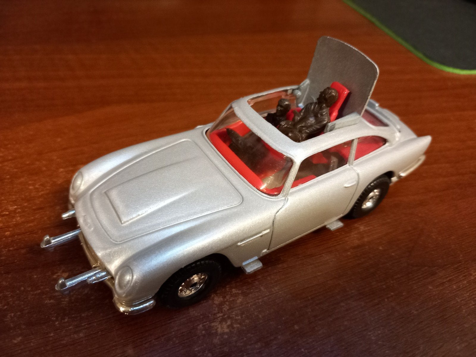 Corgi 007 Aston Martin DB5 met 2e bestuurder, Ophalen of Verzenden, Gebruikt