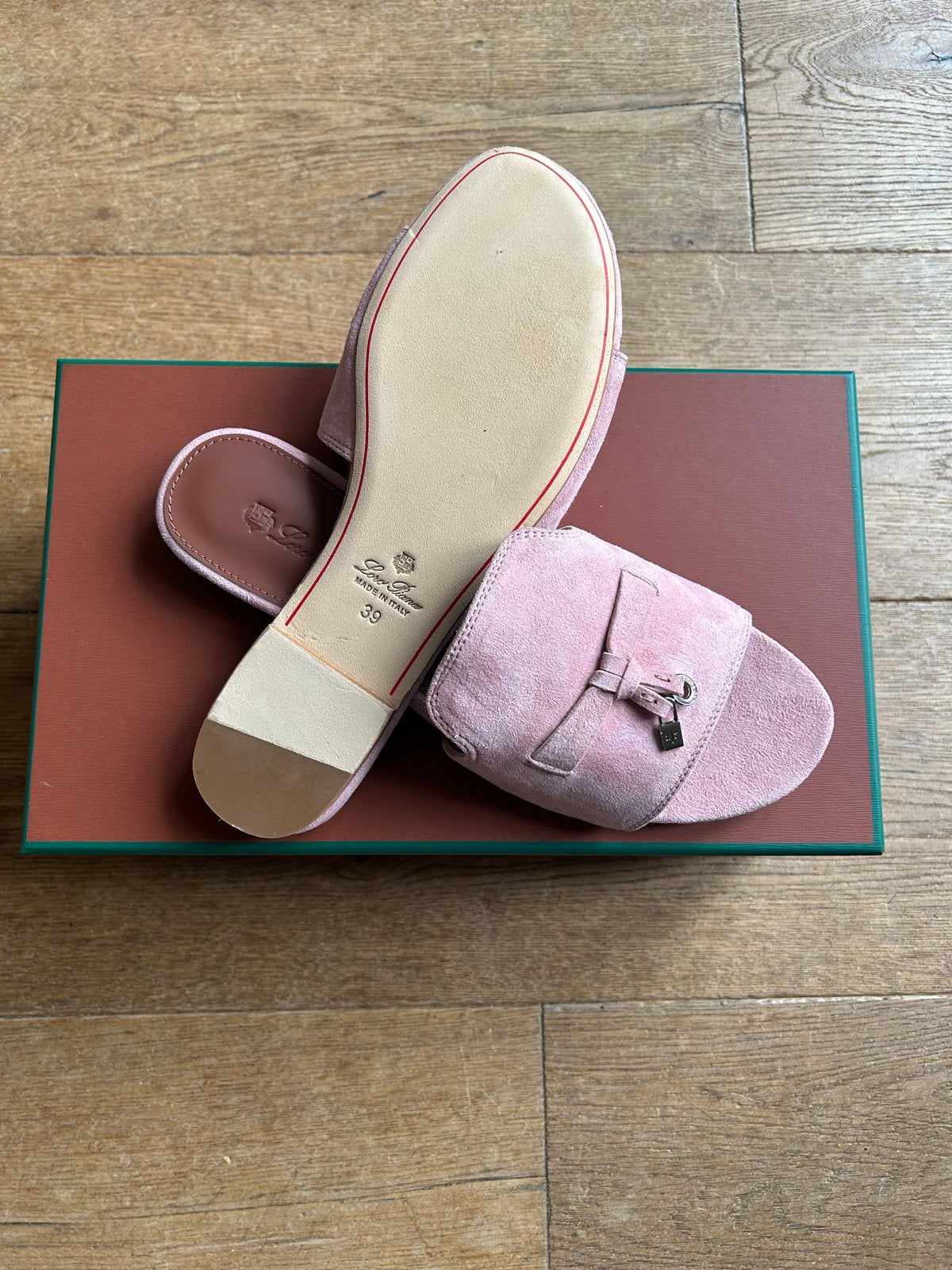 Loro Piana Summer Walk Slippers Roze Maat 39, Ophalen of Verzenden, Zo goed als nieuw, Roze, Slippers
