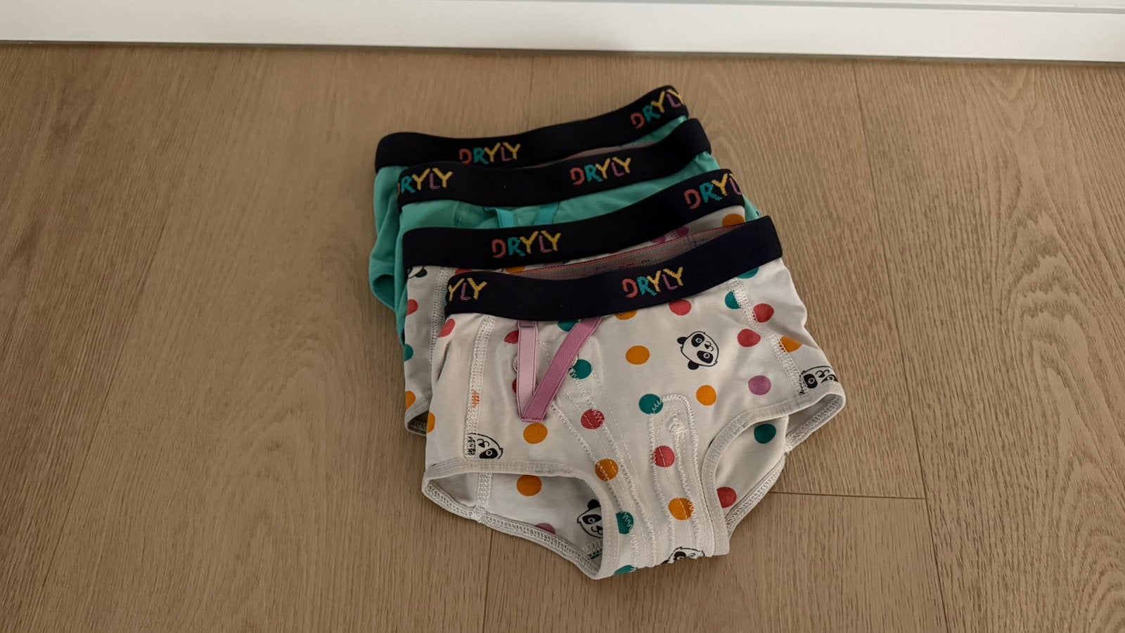 Dryly ondergoed set 4 stuks hipsters 110 - 116, Kinderen en Baby's, Kinderspulletjes, Ophalen of Verzenden, Gebruikt