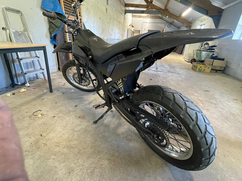 Derbi Senda SM 125 - Project/Onderdelen zonder blok, Fietsen en Brommers, Ophalen, Gebruikt