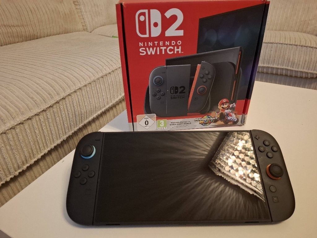 Nintendo Switch 2 + 8 games + Mario Kart World, Spelcomputers en Games, Ophalen of Verzenden, Zo goed als nieuw