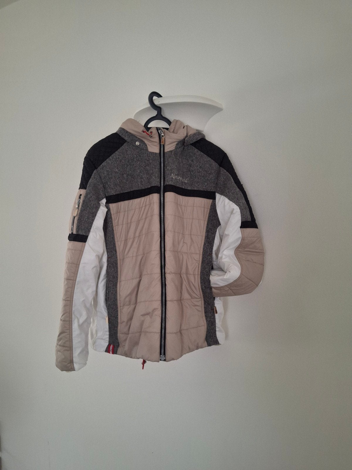 Almgwand skijas /winter jas, Almgwand, Maat 42/44 (L), Ophalen of Verzenden, Zo goed als nieuw