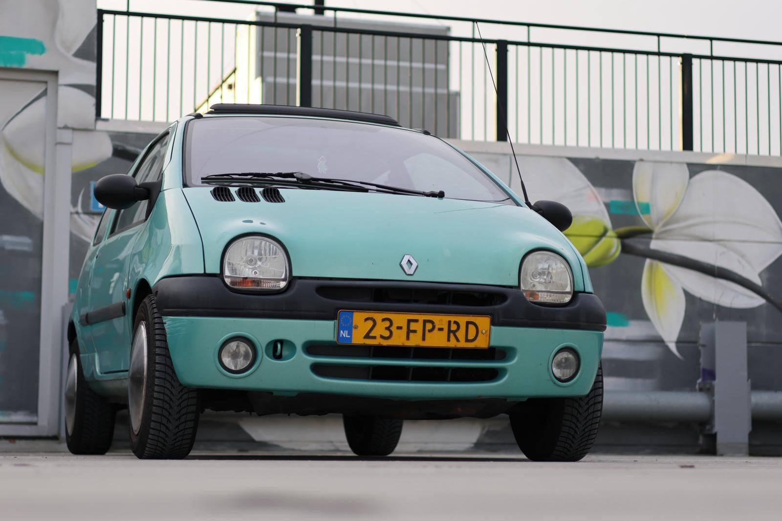 Renault Twingo 1.2 Air met schuifdak, Voorwielaandrijving, 600 kg, 4 cilinders, Origineel Nederlands