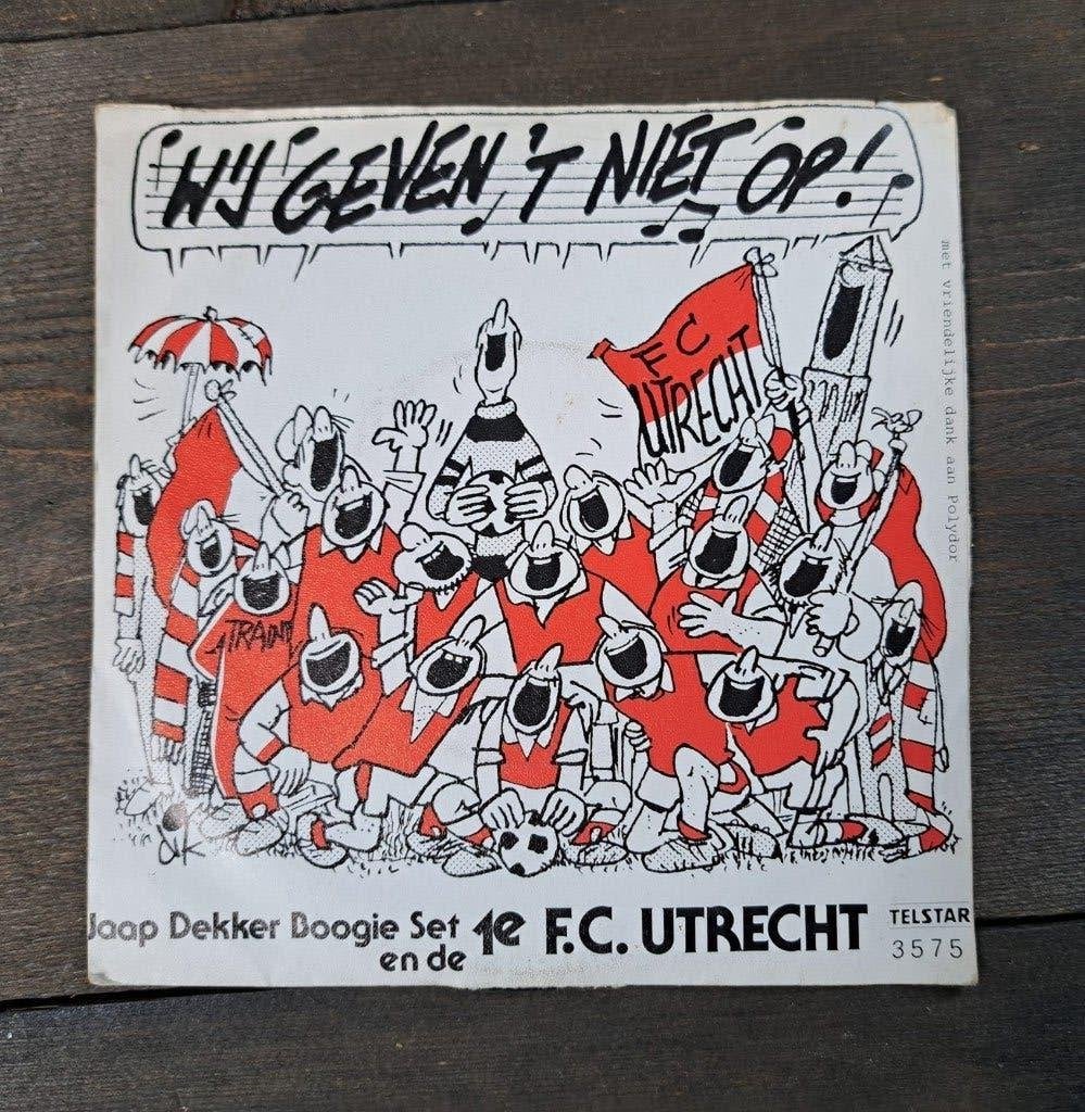 vinyl Single. FC Utrecht, wij geven het niet op, Ophalen of Verzenden, Gebruikt, Overige formaten, Feestmuziek