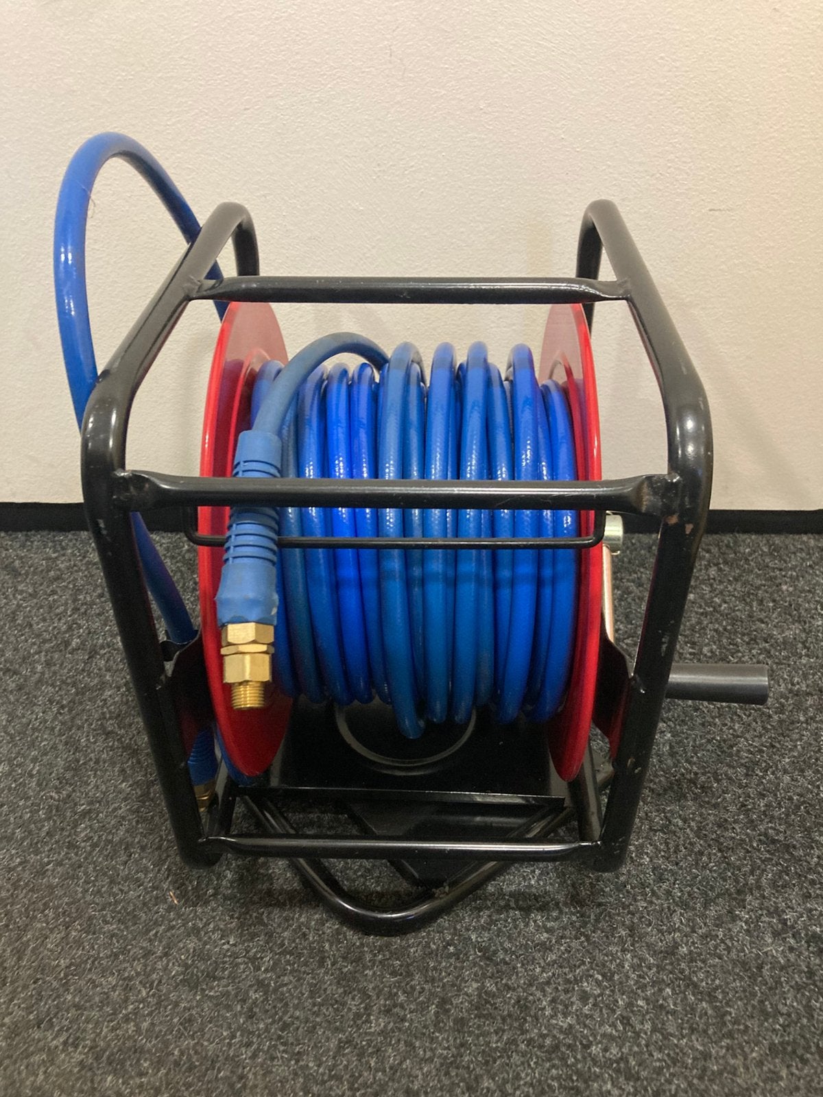 Luchthaspel 30 meter met draaibaar onderstel., Minder dan 25 liter, Ophalen, Zo goed als nieuw, 10 bar of meer