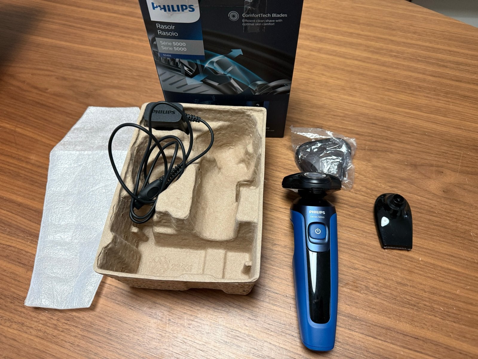 Philips Serie 5000 Wet & Dry Scheerapparaat met Tondeuse, Ophalen of Verzenden, Zo goed als nieuw, Scheren en Epileren