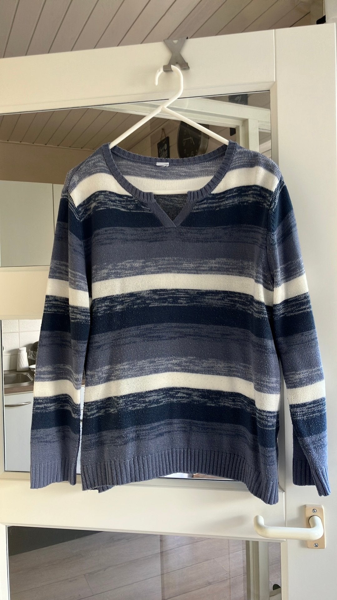 Blauw tinten met wit dunne trui mt 44/46, Ophalen of Verzenden, Gedragen, Maat 42/44 (L), Blauw