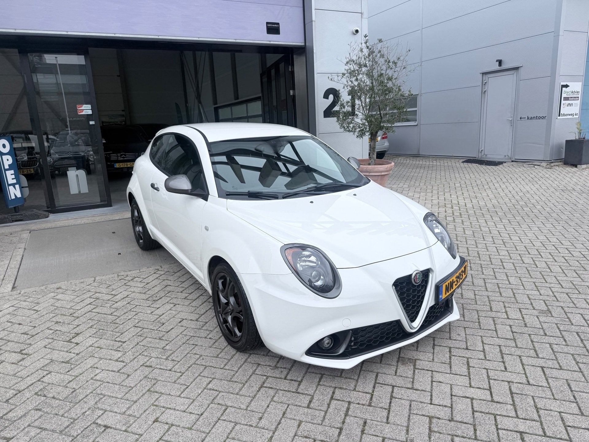 Alfa Romeo MiTo 0.9 105PK NIEUWSTAAT! NAP! DEALER! INRUIL MO, Auto's, Voorwielaandrijving, Dealer onderhouden, Gebruikt, Euro 6