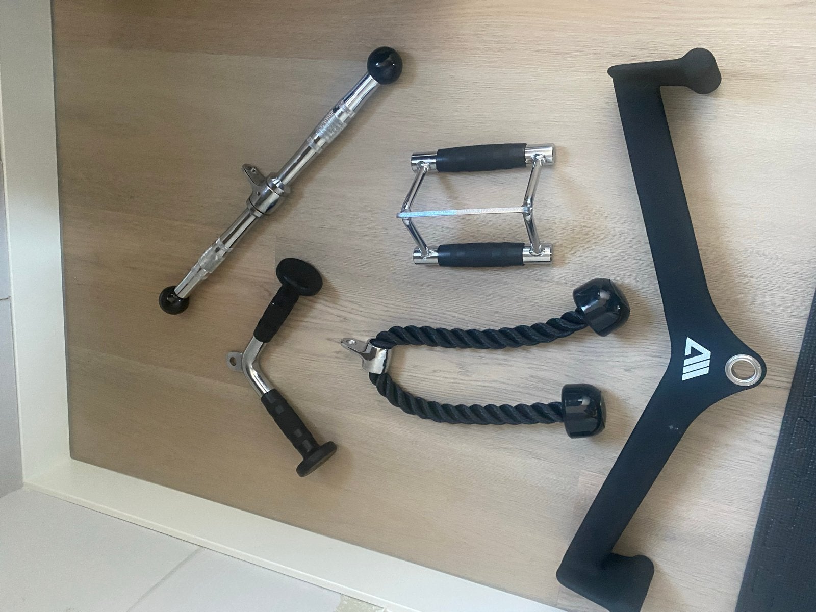 Fitness accessoires set: diverse handvatten en touw, Ophalen, Zo goed als nieuw, Armen, Overige typen