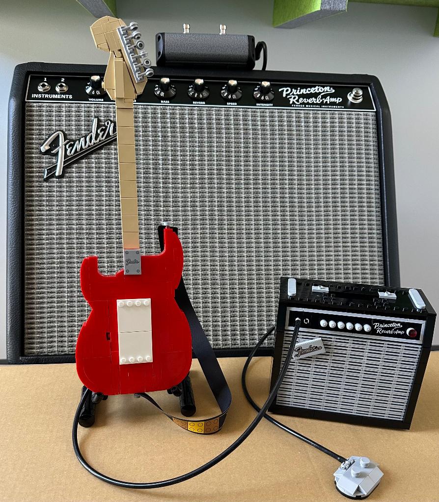 Lego Fender Stratocaster & Princeton versterker / compleet, Ophalen, Lego, Complete set, Compleet