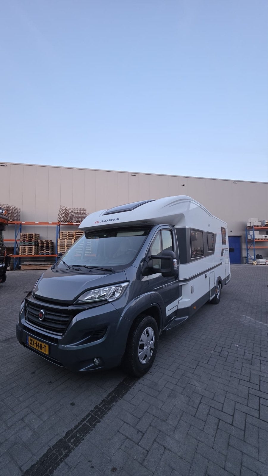 Ruime Half-integraal 5 persoons Camper met 5 gordels!, Automaat, Ringverwarming, Fiat, Fietsendrager