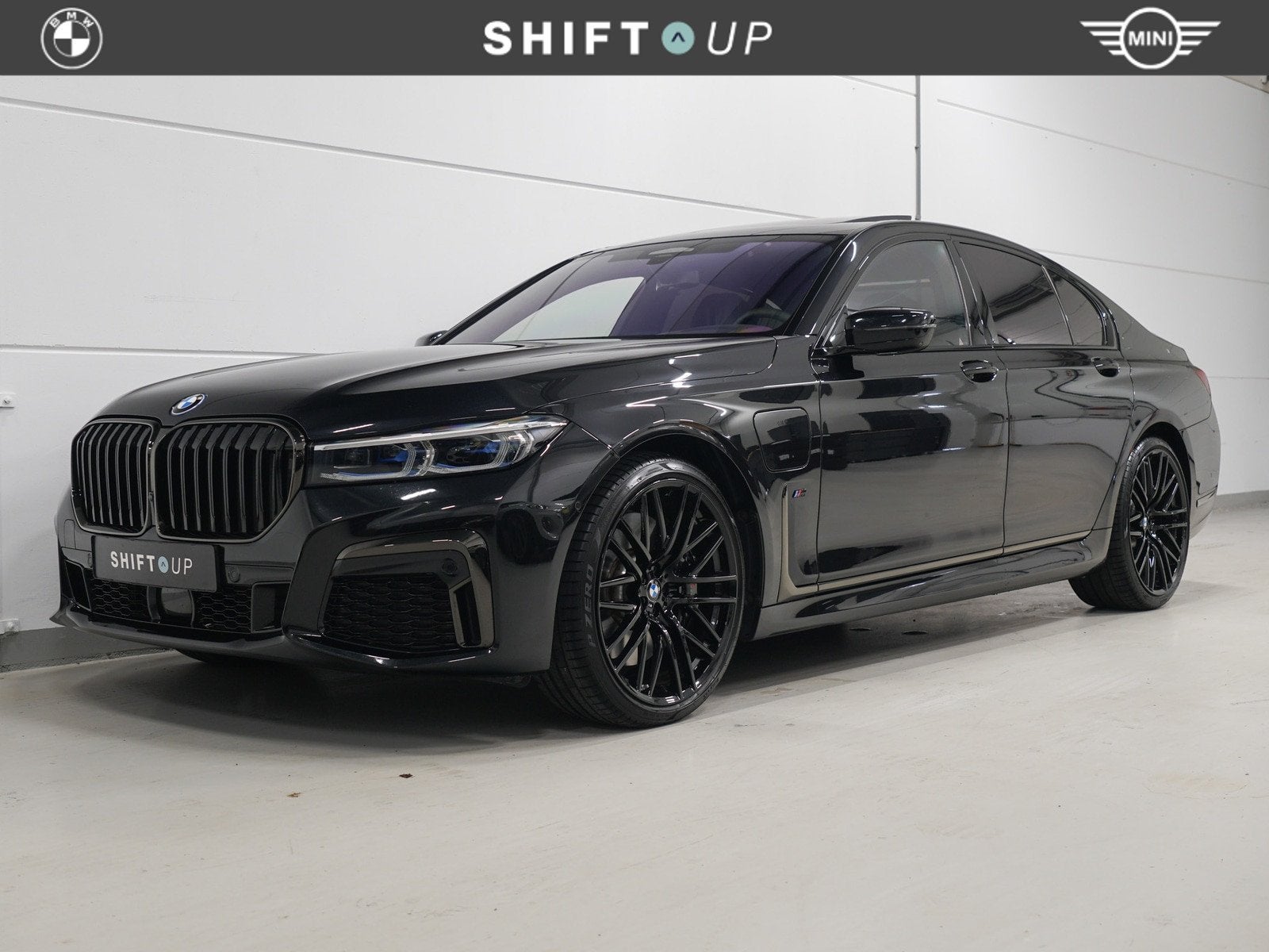 BMW 7 Serie 745e M-Sport | Bowers Wilkins | Individual leder, Auto's, BMW, Automaat, Gebruikt, Euro 6, Zwart