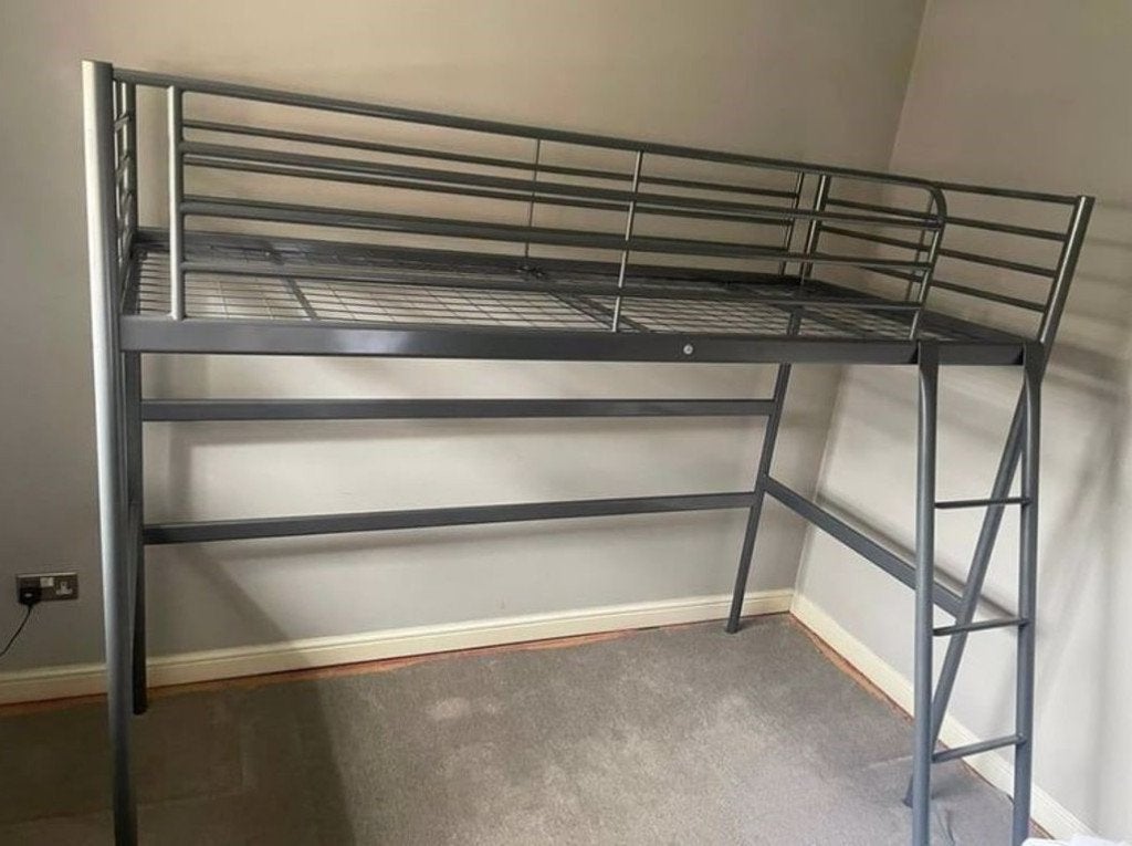 Ikea Svarta Hoogslaper met bureaublad en boekenplank, Ophalen, Gebruikt, Eenpersoons, 200 cm