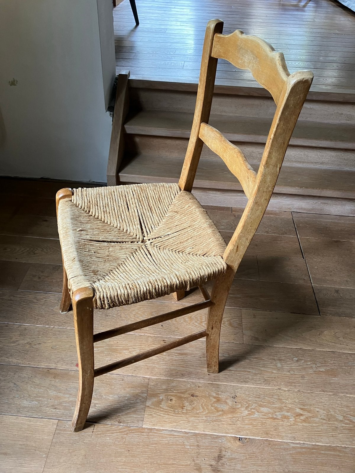 Vintage houten bistrostoel met rieten zitting, Antiek en Kunst, Ophalen