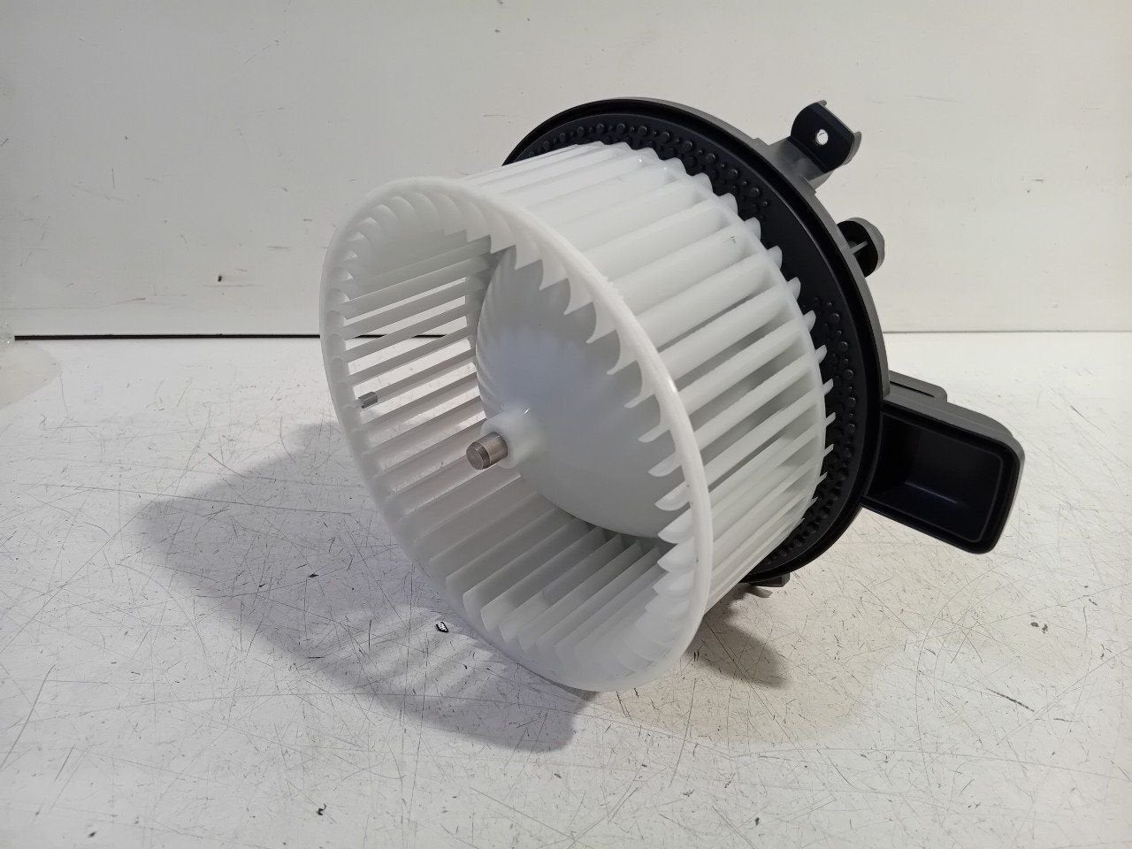 Kachel ventilator motor BMW iX, Onderdelen@venauto.nl, Van der Ven Autorecycling B.V., Gebruikt, Ettenseweg 76, 4706 PB Roosendaal, The Netherlands