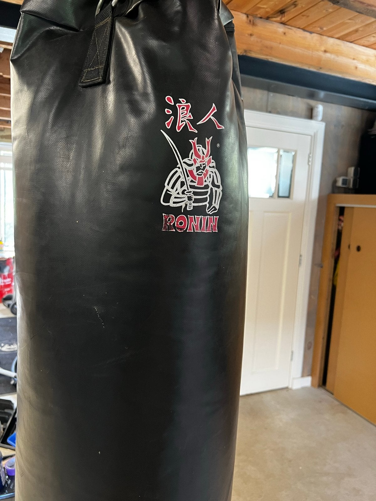 Bokszak Ronin met bokshandschoenen Outshock 8oz, Ophalen, Gebruikt, Bokszak