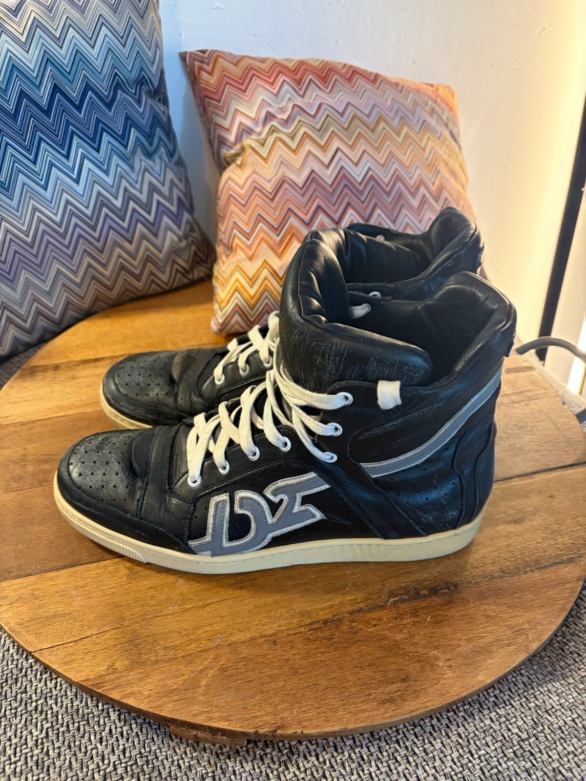 Dsquared2 Hoge Zwarte Schoenen - Maat 44 (Gedragen Look), Kleding | Heren, Verzenden, Gedragen, Zwart, Sneakers of Gympen