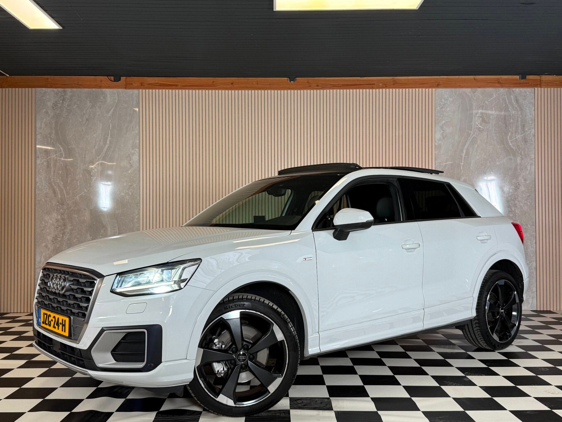 Audi Q2 1.4 TFSI CoD Design Pro Line Plus 3xS-Line Pano Airc, Auto's, Audi, Gebruikt, 4 cilinders, 150 pk, Leder en Stof