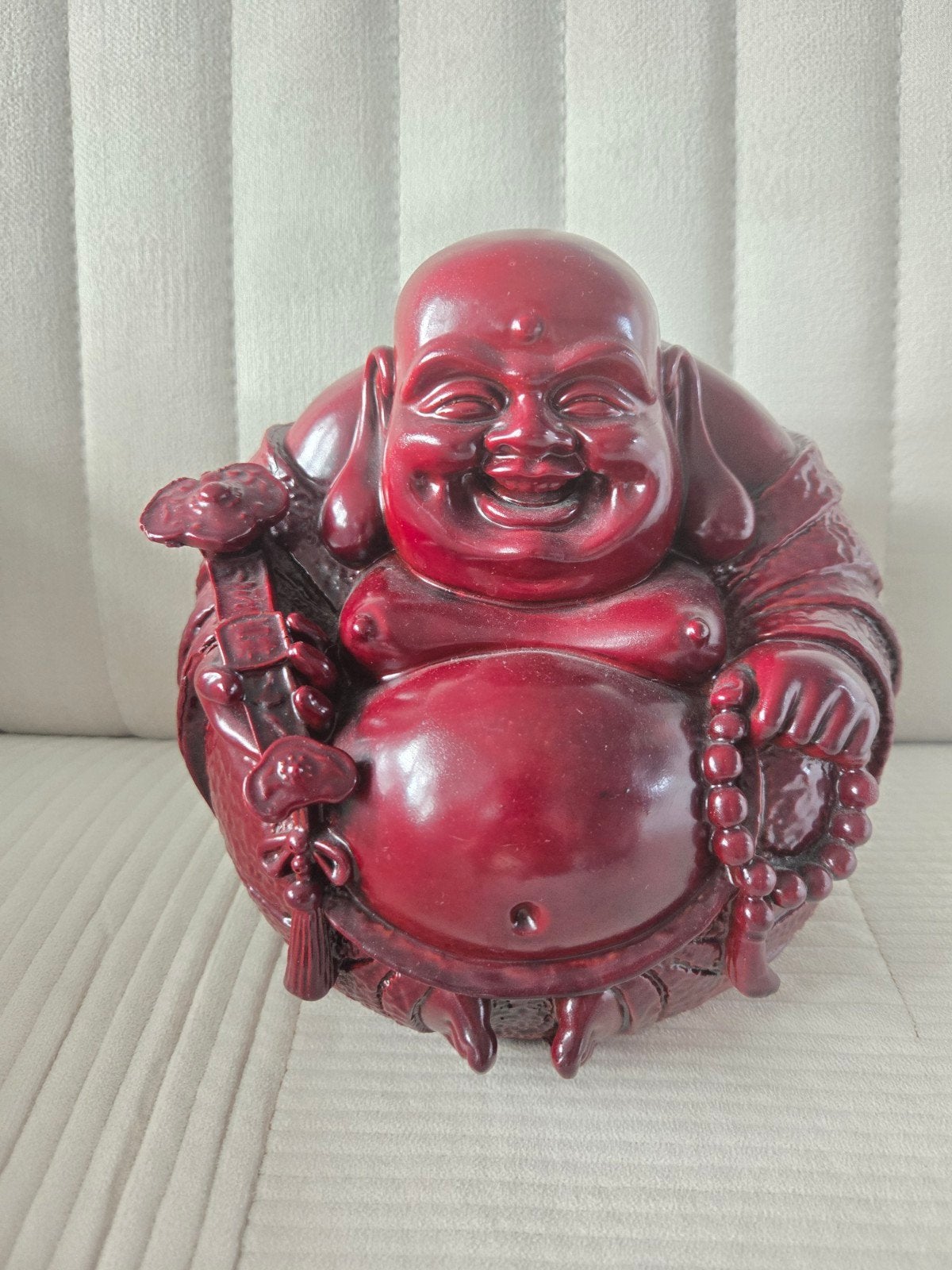 Lachende Boeddha van kunsthars - 18 cm, Gebruikt, Rood, Ophalen of Verzenden, 18 cm