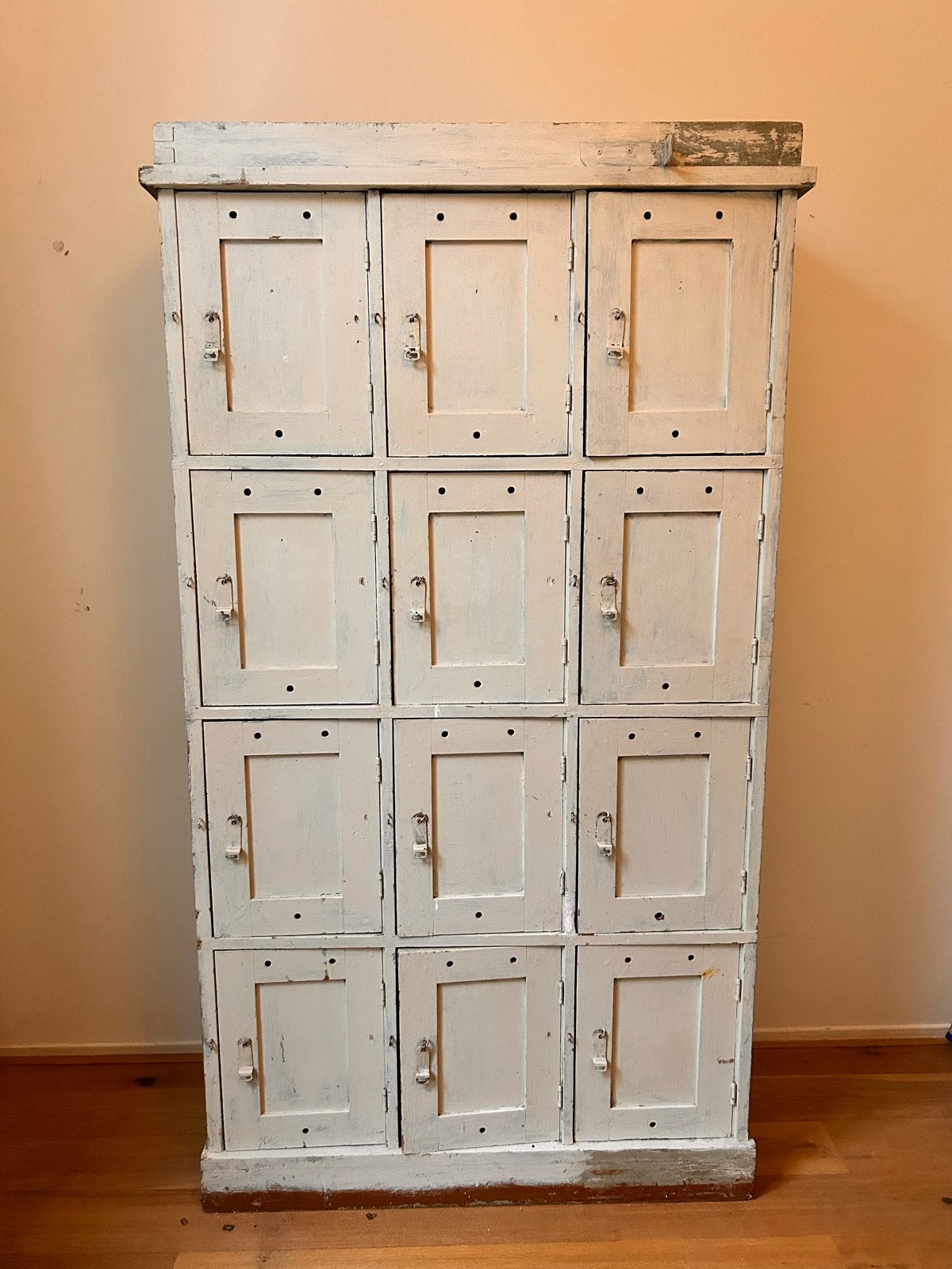 Vintage houten lockerkast met 12 vakken, Antiek en Kunst, Ophalen
