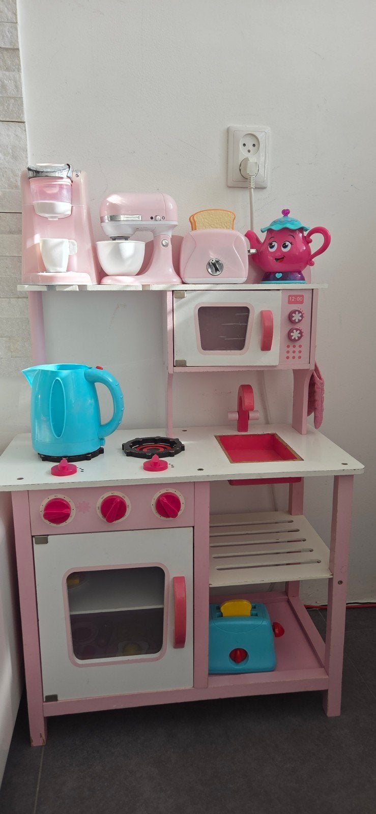 Keuken Speelgoed inclusief accessoires
Lengte 55 cm
Breedte, Kinderen en Baby's, Ophalen, Gebruikt, Hout, Speelkeuken
