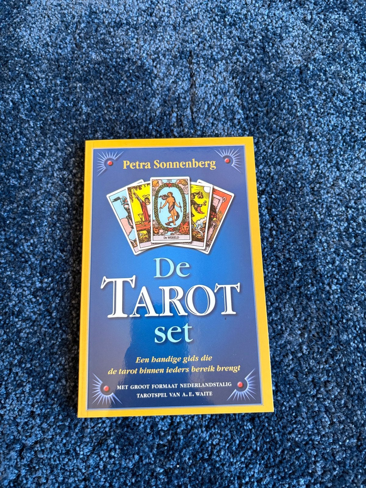 De Tarot Set - Petra Sonnenberg (Nederlandstalig), Ophalen of Verzenden, Zo goed als nieuw, Tarot of Kaarten leggen, Instructieboek