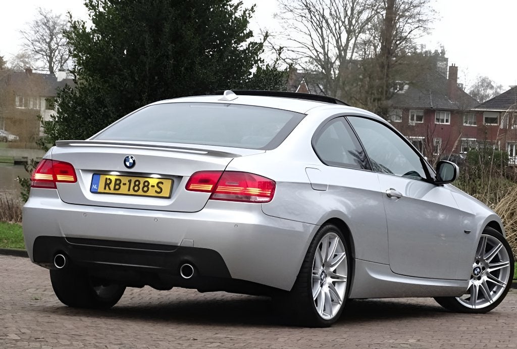BMW 3-Serie Coupé 335i 306PK High Ex/M-sport/M-Perf.APK 9-27, Automaat, Achterwielaandrijving, Zwart, 4 stoelen