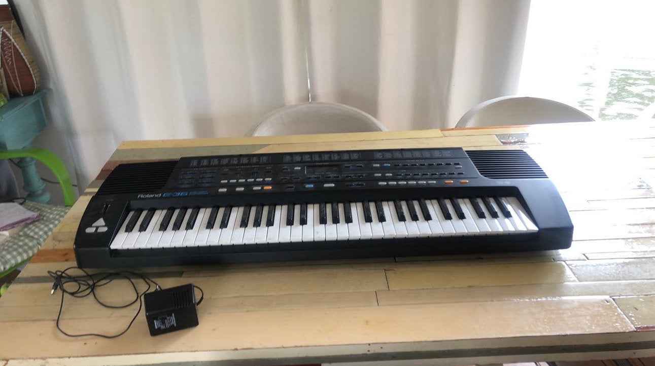 Roland E-36 keyboard, Muziek en Instrumenten, Keyboards, Ophalen, Zo goed als nieuw, 61 toetsen, Roland