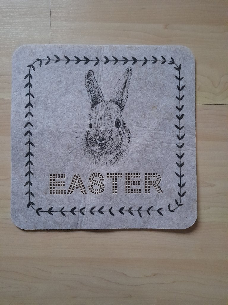 NIEUW KLEEDJE PASEN MET HAAS Afmeting 30 x 30 cm, Ophalen of Verzenden, Nieuw