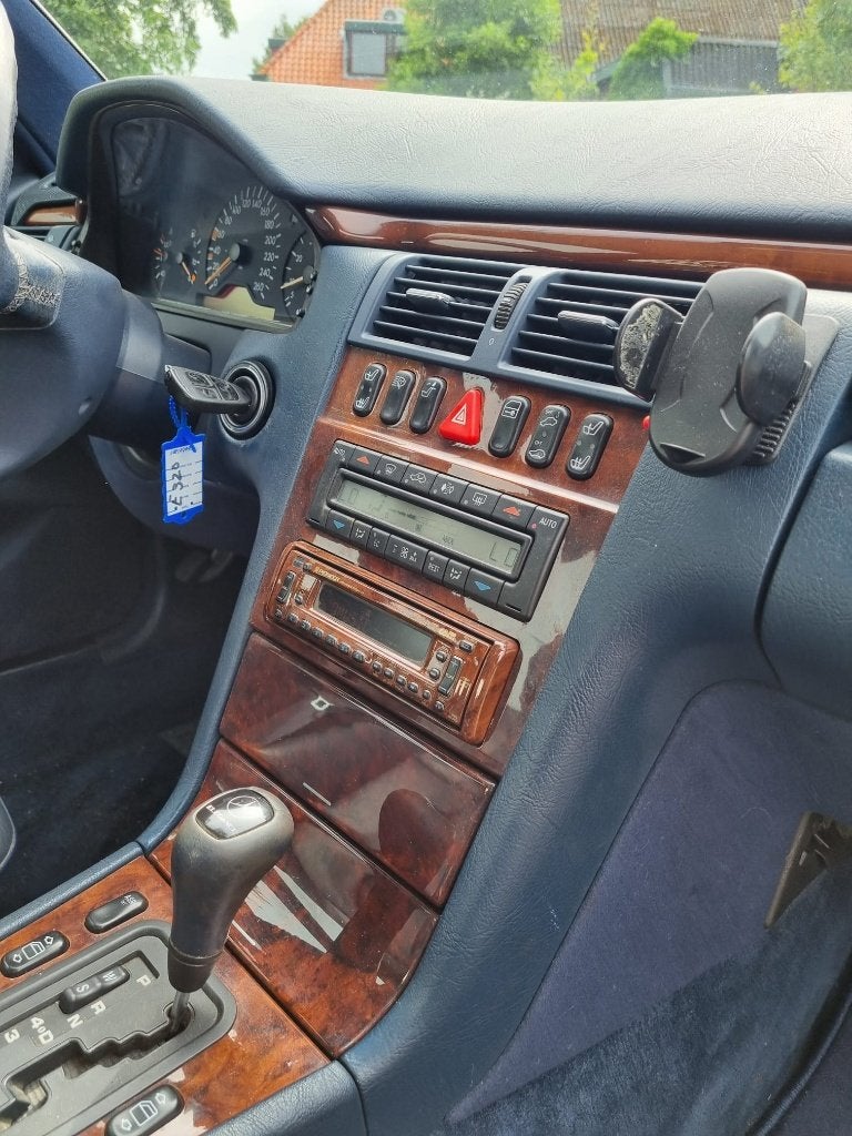 Mercedes-Benz E-Klasse 3.2 E320 Sedan Elegance Automaat W210, foto 12