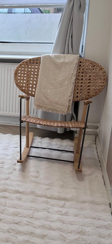 Rotan Schommelstoel ikea - Bohemian Stijl, Huis en Inrichting, Stoelen, Overige kleuren, Ophalen of Verzenden, Zo goed als nieuw