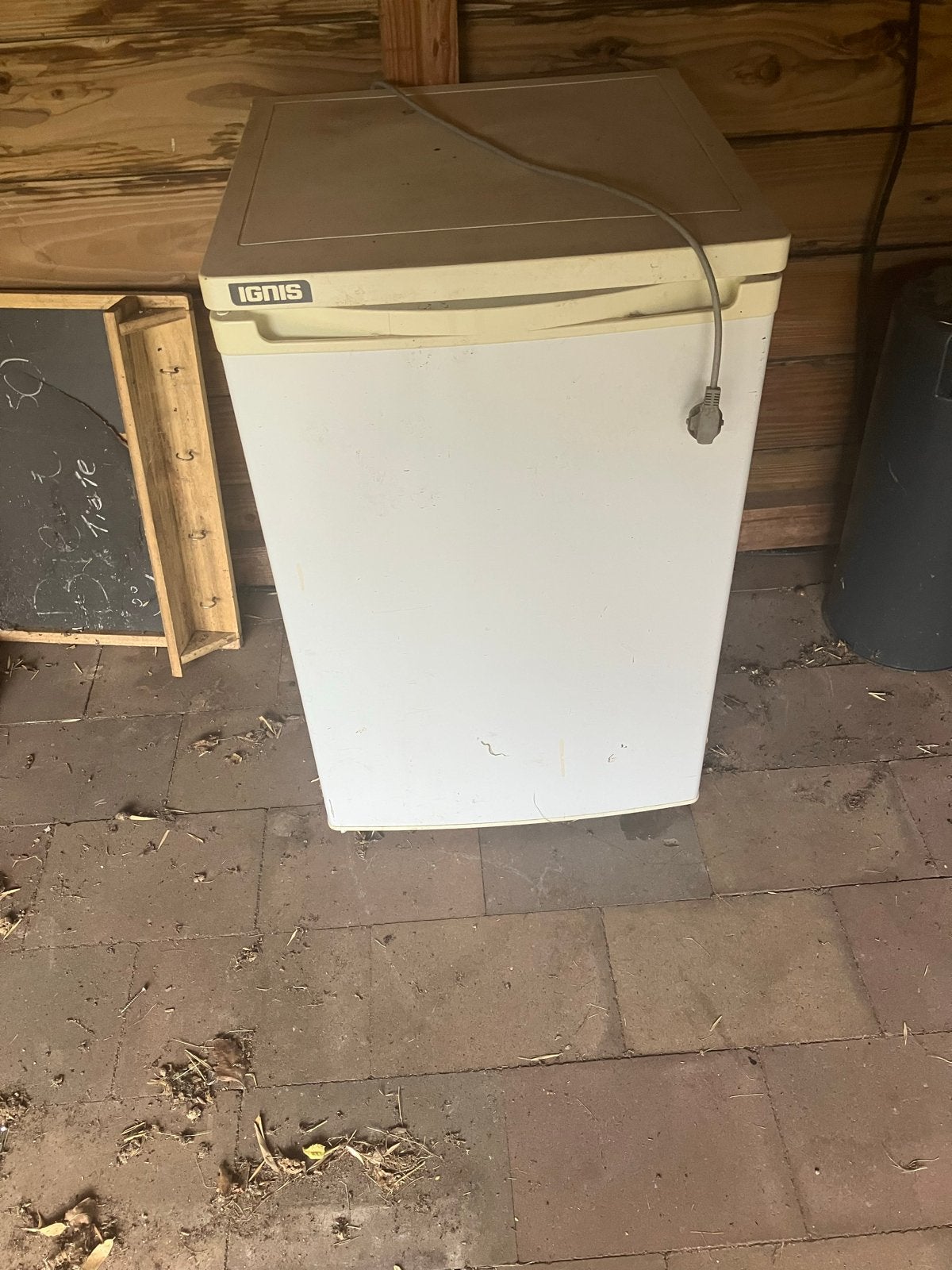 Kleine Ignis tafelmodel koelkast - Werkt, moet schoongemaakt, Ophalen, Minder dan 75 liter, Zonder vriesvak, Gebruikt