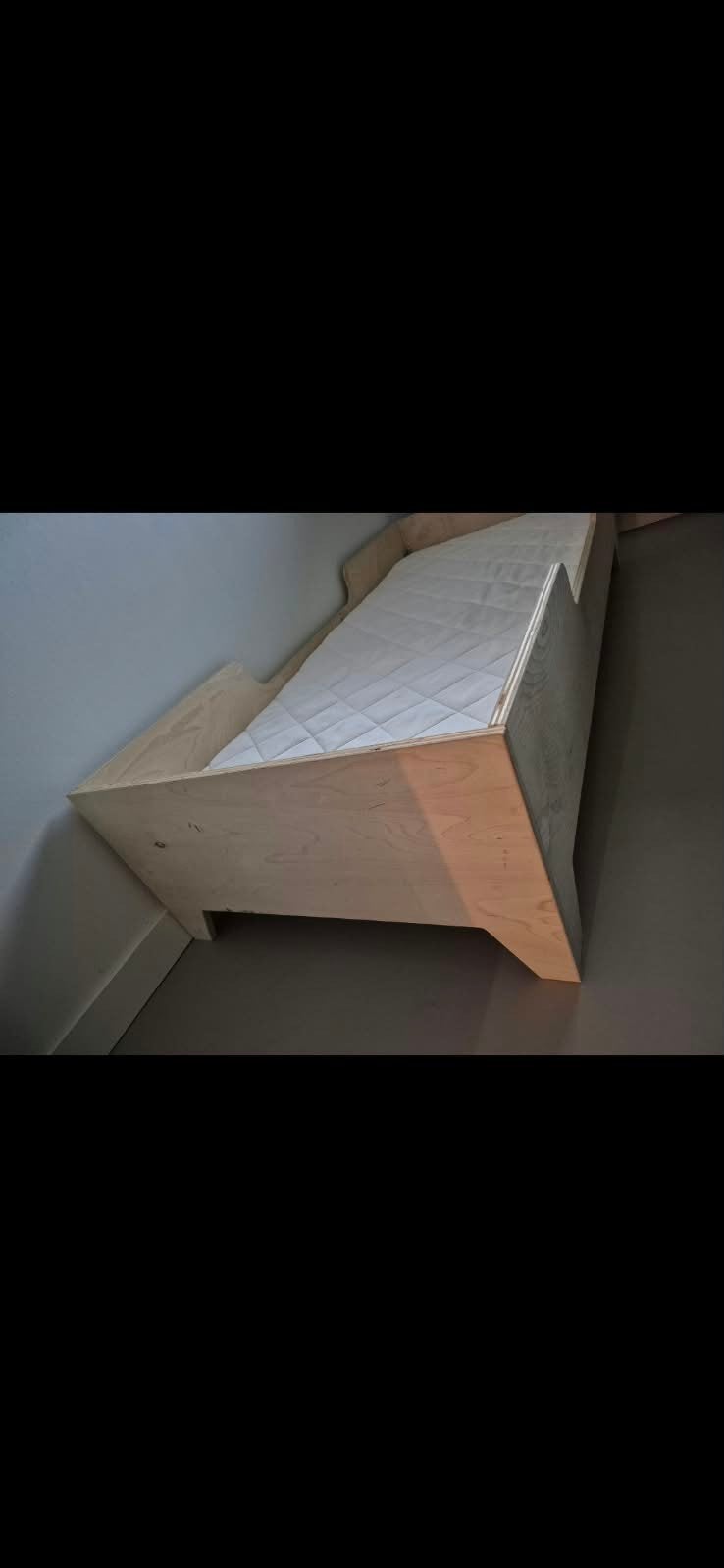 peuter/kleuterbed hout, Ophalen, Eenpersoons, Zo goed als nieuw, 80 cm