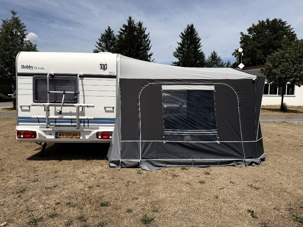 Foto 4 van Hobby 400 SF De luxe (1997) | Tempo 100 | Vochtvrij