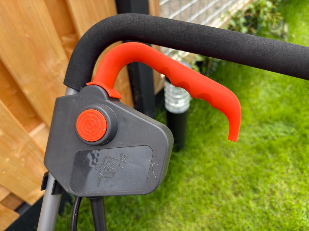Gardena Elektrische Grasmaaier 1100/32 nieuw, Cirkelmaaier, Elektrische grasmaaier, Ophalen of Verzenden, Zo goed als nieuw