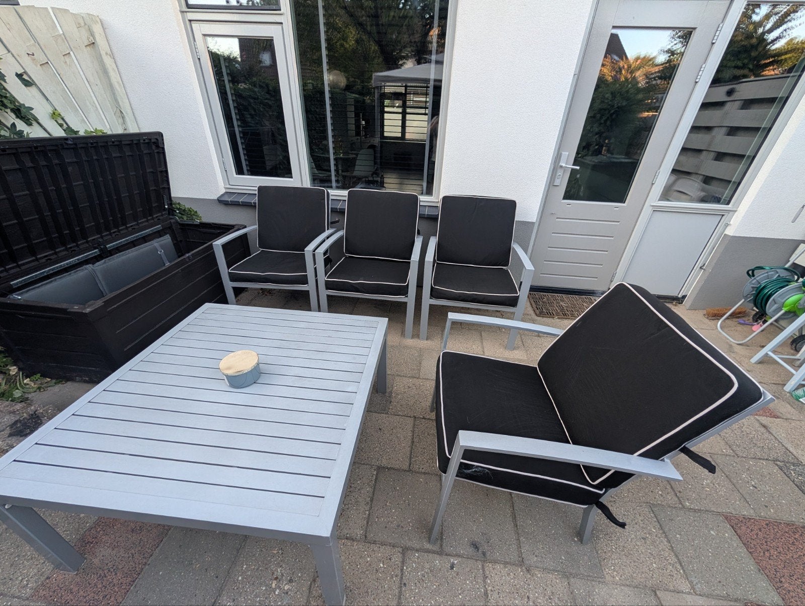 Aluminium Loungeset met Nette Kussens, 4 zitplaatsen, Gebruikt, Bijzettafel, Aluminium