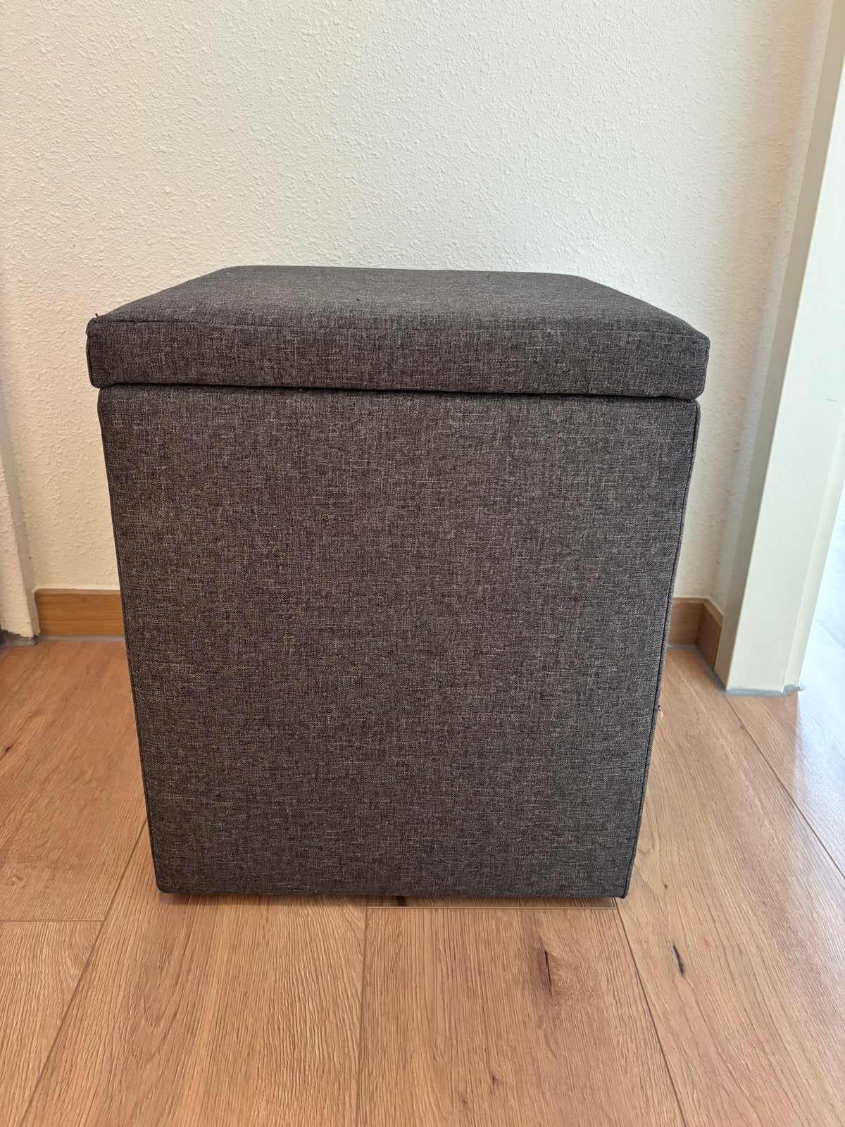 Donkergrijze poef met opbergruimte, Huis en Inrichting, Ophalen, Minder dan 50 cm, Gebruikt, Vierkant