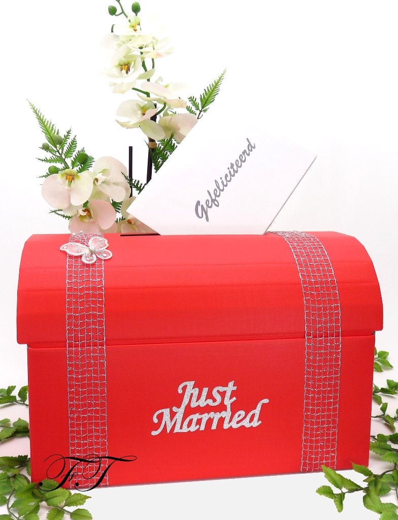 Prachtige rode 'Just Married' enveloppendoos., Ophalen of Verzenden, Nieuw, Feestartikel, Geboorte of Huwelijk