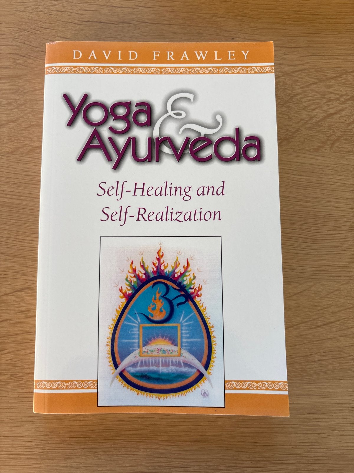 Yoga & Ayurveda: Self-Healing and Self-Realization, Ophalen of Verzenden, Zo goed als nieuw, Meditatie of Yoga, Achtergrond en Informatie