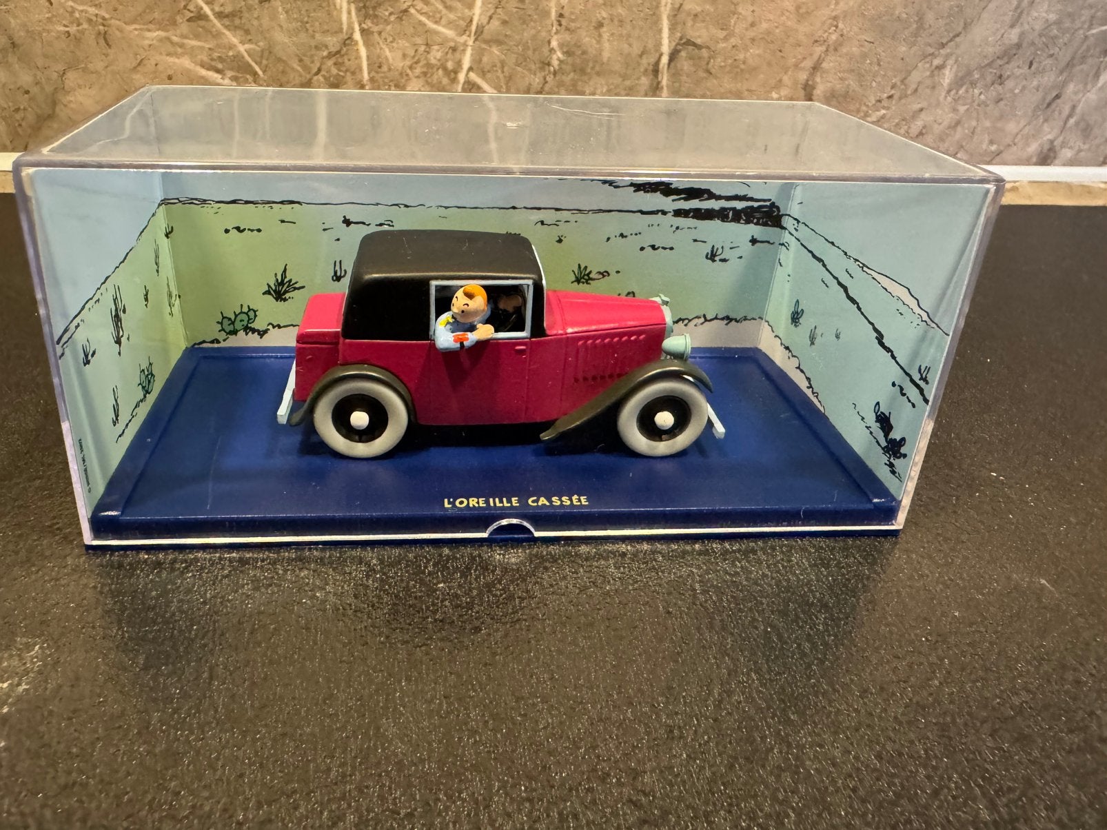 Kuifje Modelauto 1/43 – De Spider Coupé (Het Gebroken Oor), Verzamelen, Ophalen of Verzenden, Kuifje, Zo goed als nieuw, Beeldje of Figuurtje