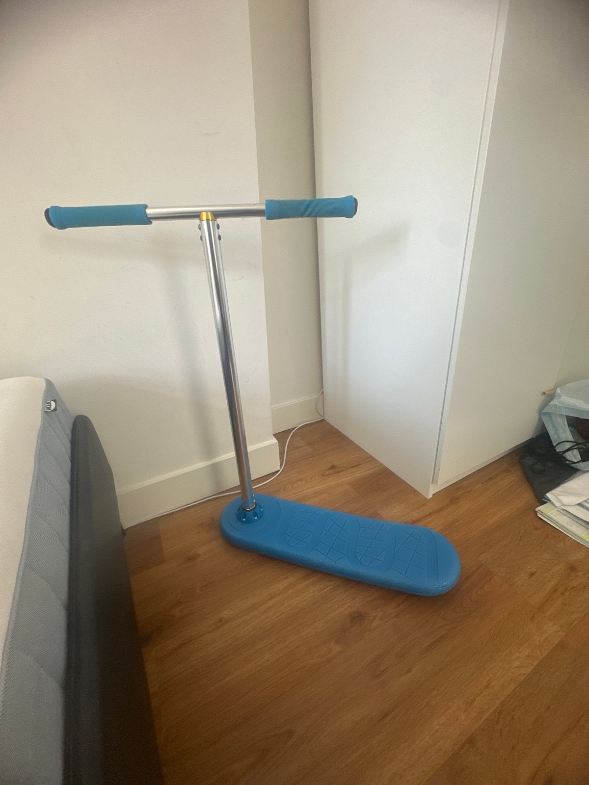 Indo trampoline step  met lichte schade op het stuur, Ophalen, Gebruikt, Gewone step