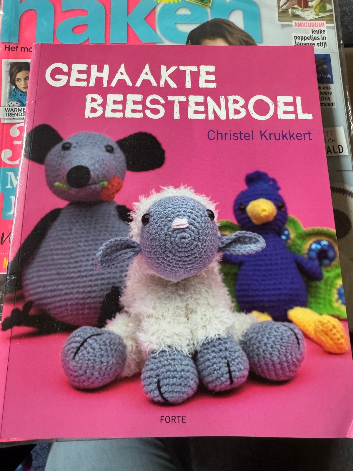 Gehaakte Beestenboel - Christel Krukkert haakboek, Ophalen of Verzenden, Zo goed als nieuw, Breien en Haken, Geschikt voor kinderen