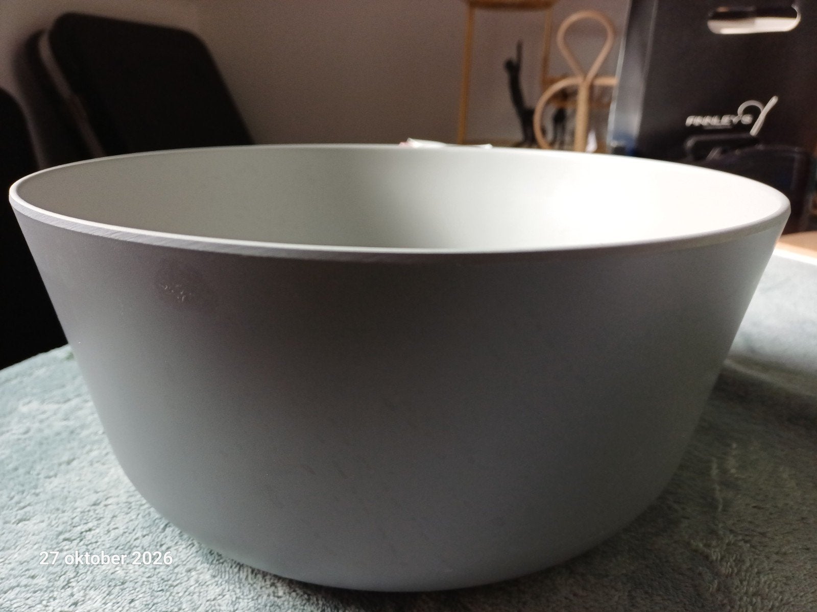 Grijze melamine schaal - 25 cm doorsnee, Ophalen, Zo goed als nieuw, Kunststof, Grijs