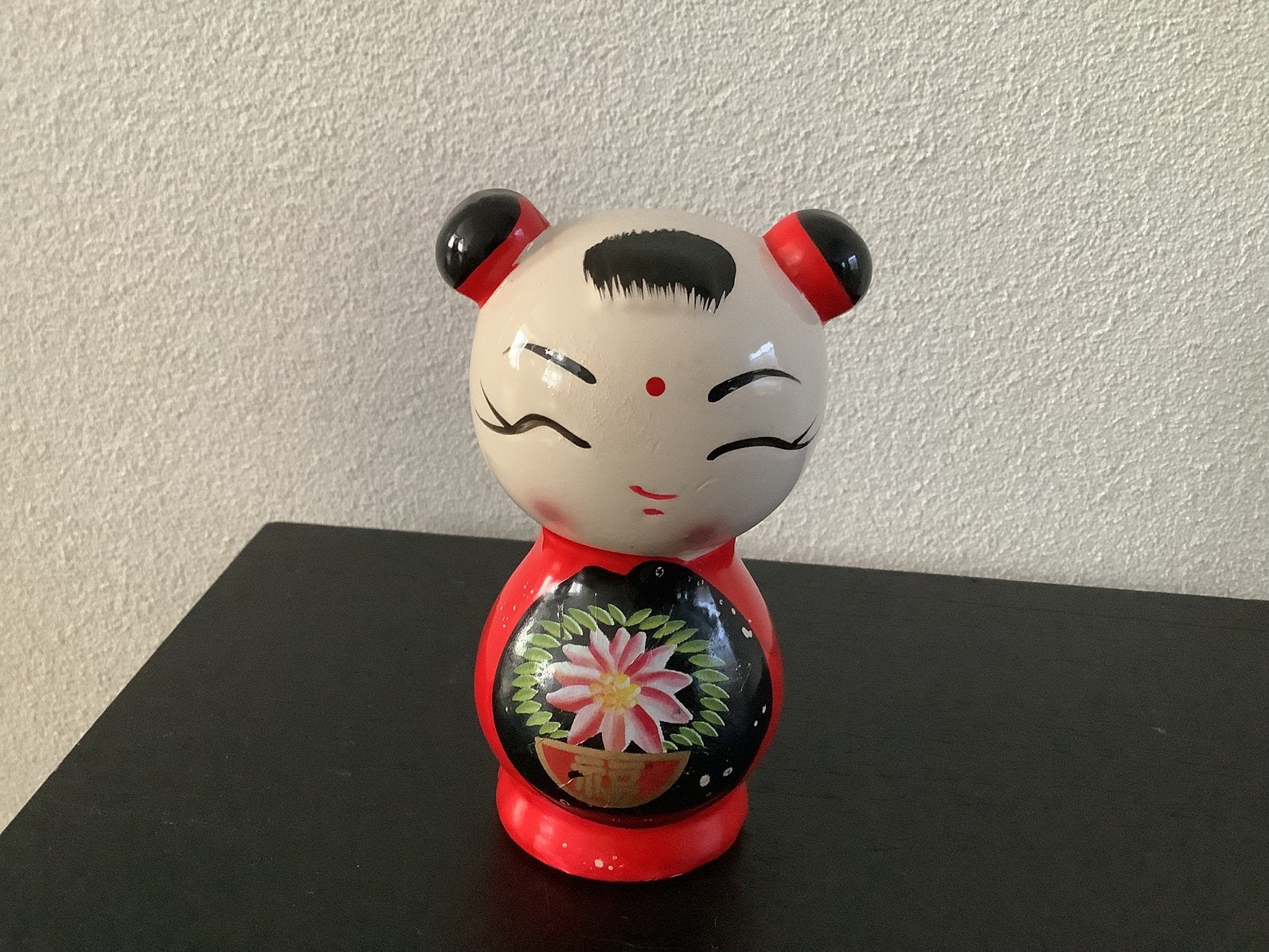 Japanse spaarpot Kokeshi pop, Verzamelen, Spaarpotten, Ophalen of Verzenden, Zo goed als nieuw, Steen, Aardewerk of Keramiek, Dier