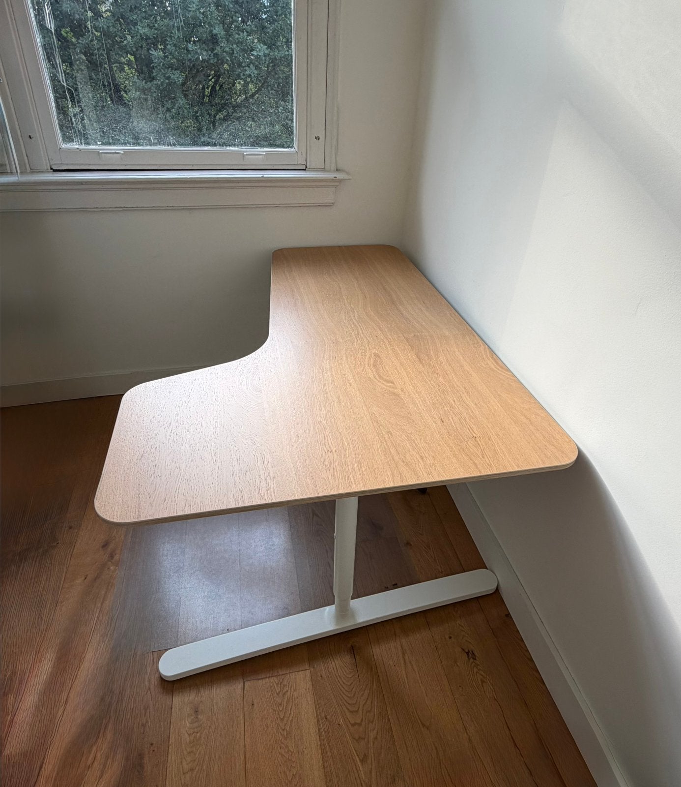 IKEA L-Shaped Office Desk – Oak Finish – Height Adjustable, Huis en Inrichting, Bureaus, Ophalen, Zo goed als nieuw
