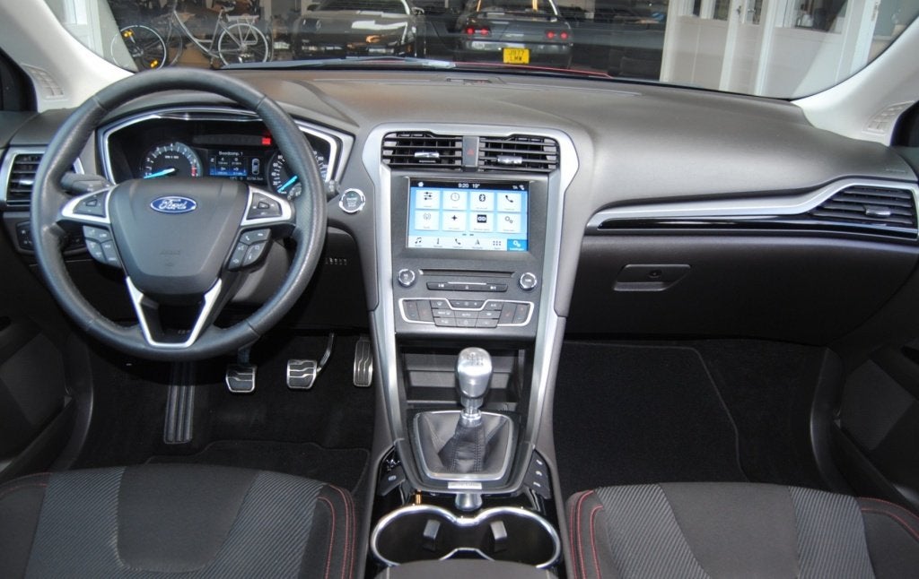 Ford Mondeo 1.5 ST Line | Dealer onderhouden| Winterpakket|, Voorwielaandrijving, Euro 6, 4 cilinders, 1384 kg