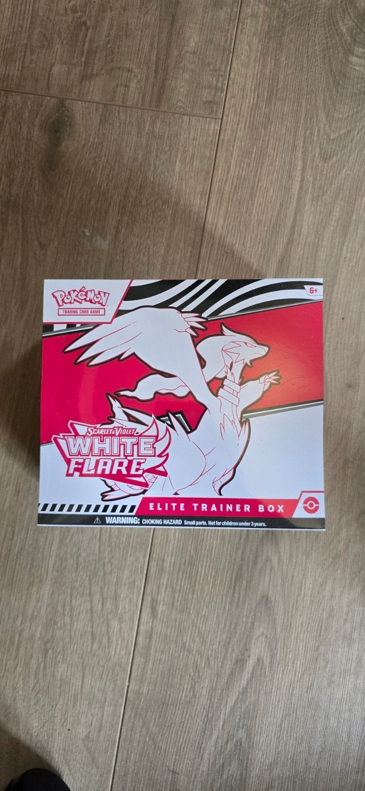 Pokemon White Flare Elite Trainer Box, Ophalen of Verzenden, Zo goed als nieuw