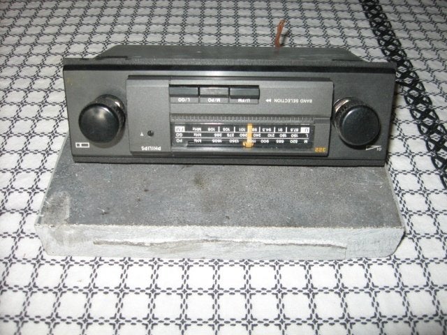 Te koop  vintage auto radio Philips, Auto diversen, Verzenden, Gebruikt
