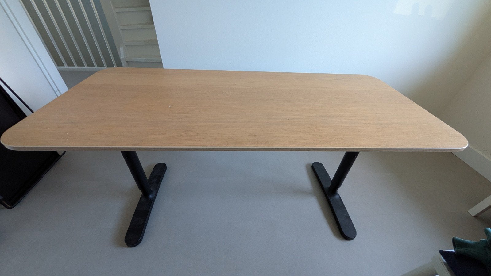 2 bureaus 140x60 met lichte gebruikssporen, Huis en Inrichting, Ophalen, Kabelgoot, Gebruikt